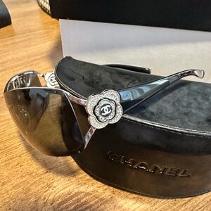 Authentic Chanel sunglasses CH4164B